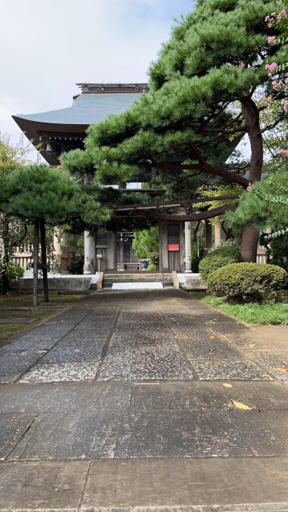 お寺正門