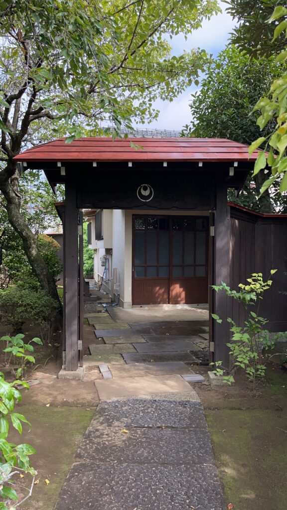離れ入り口
